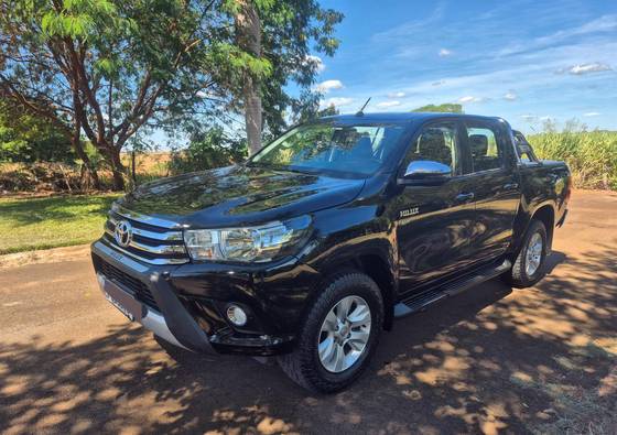 TOYOTA HILUX 2.7 SR 4X2 CD 16V FLEX 4P AUTOMÁTICO TOYOTA HILUX 2.7 SR 4X2 CD 16V FLEX 4P AUTOMÁTICO